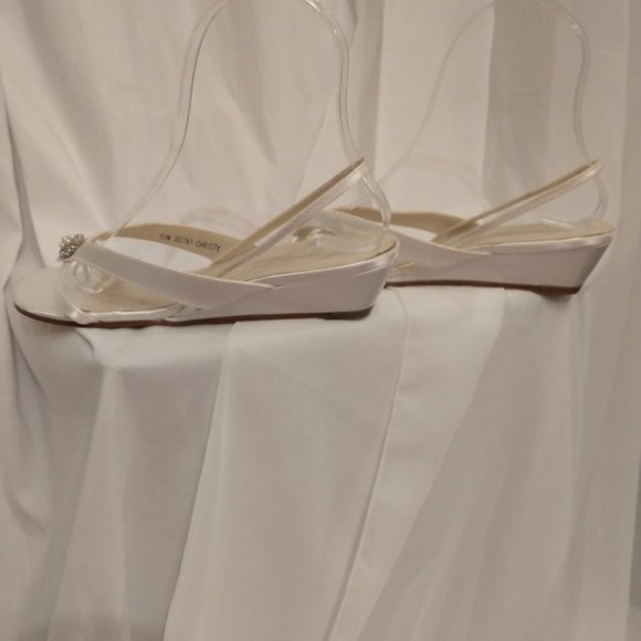 Right on Trend 2025 White Satin sandal with wedge - Picture 10 of 13